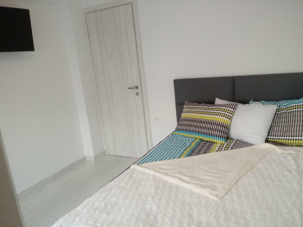 B&A Lux Apartment Paralia Katerinis Exterior photo